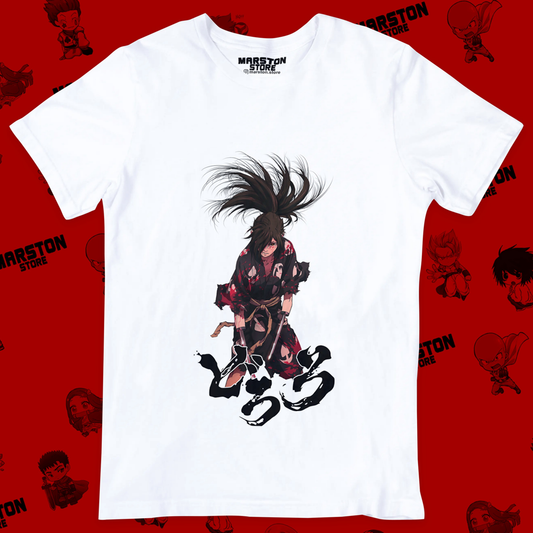 Polera blanca de Dororo con diseño inspirado en el anime