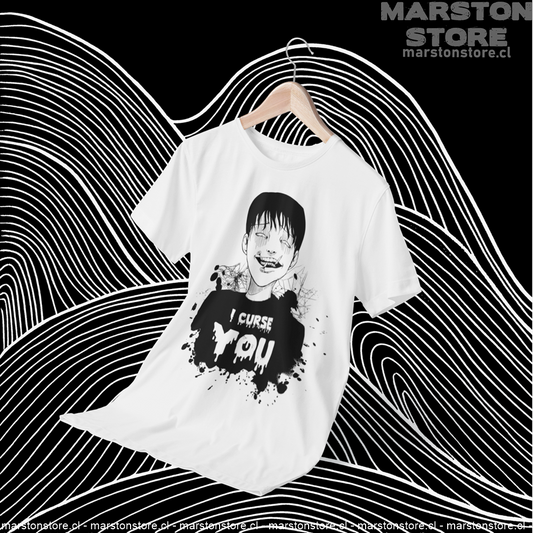 Polera blanca de Junji Ito con Souichi Tsujii