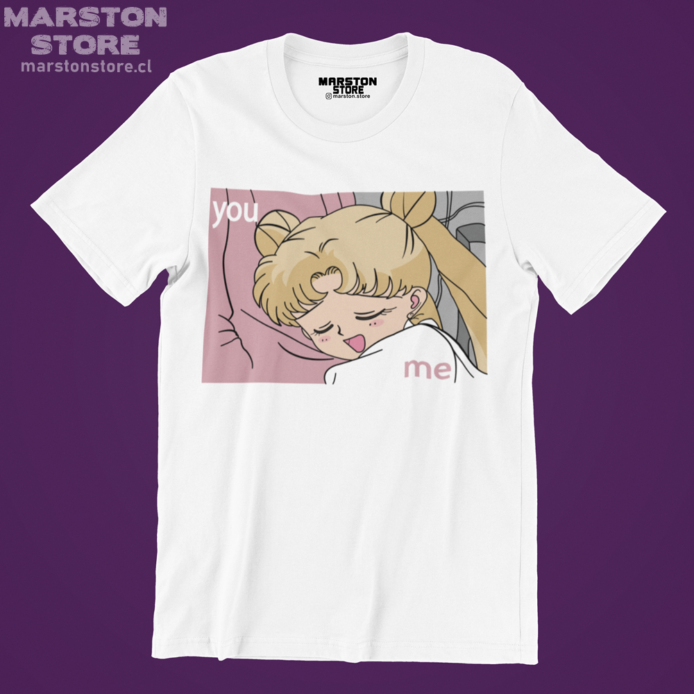 Polera blanca de Sailor Moon con diseño anime