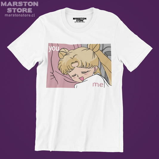 Polera blanca de Sailor Moon con diseño anime
