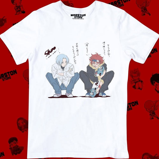 Polera blanca de SK∞ / Sk8 the Infinity con Langa Hasegawa y Reki Kyan