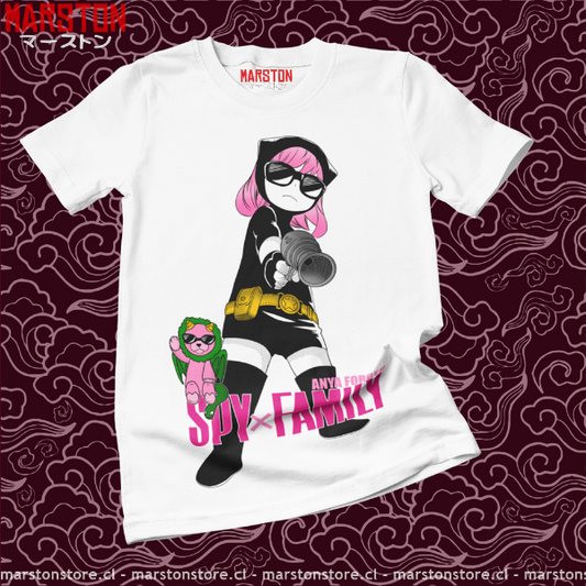 Polera blanca de Spy x Family con Anya Forger