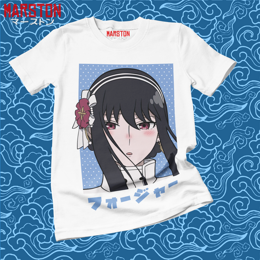 Polera blanca de Spy x Family con Yor Forger