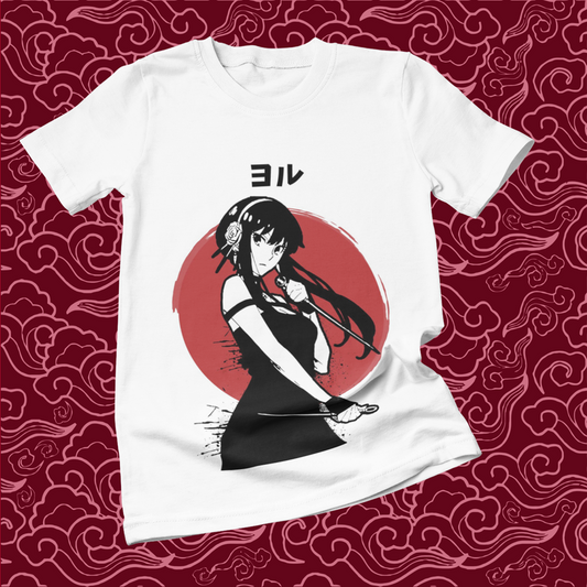 Polera blanca de Spy x Family con Yor Forger