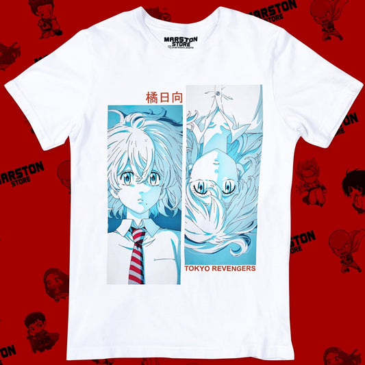 Polera blanca de Tokyo Revengers con Hinata Tachibana