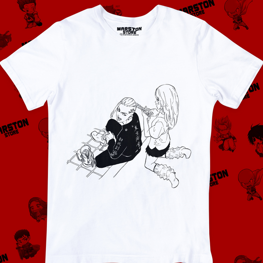 Polera blanca de Tokyo Revengers con Ken Ryuguji (Draken) y Emma Sano