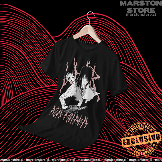 Polera negra Chainsaw Man con diseño de Asa Mitaka