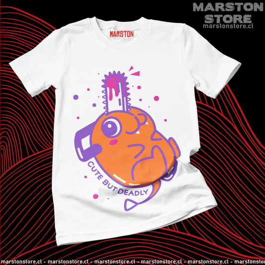 Polera blanca Chainsaw Man con diseño de Pochita