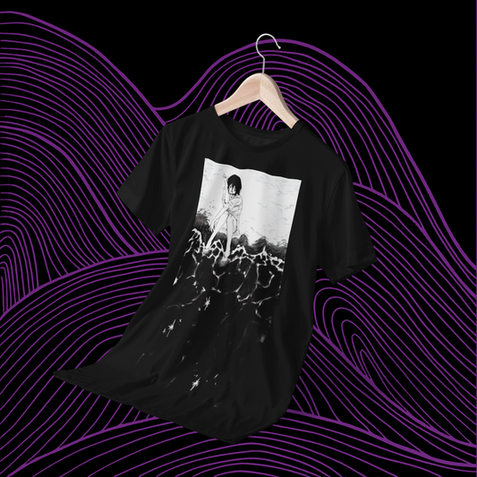 Polera negra Chainsaw Man con diseño de Reze