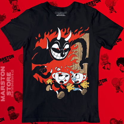 Polera negra con diseño de Cuphead