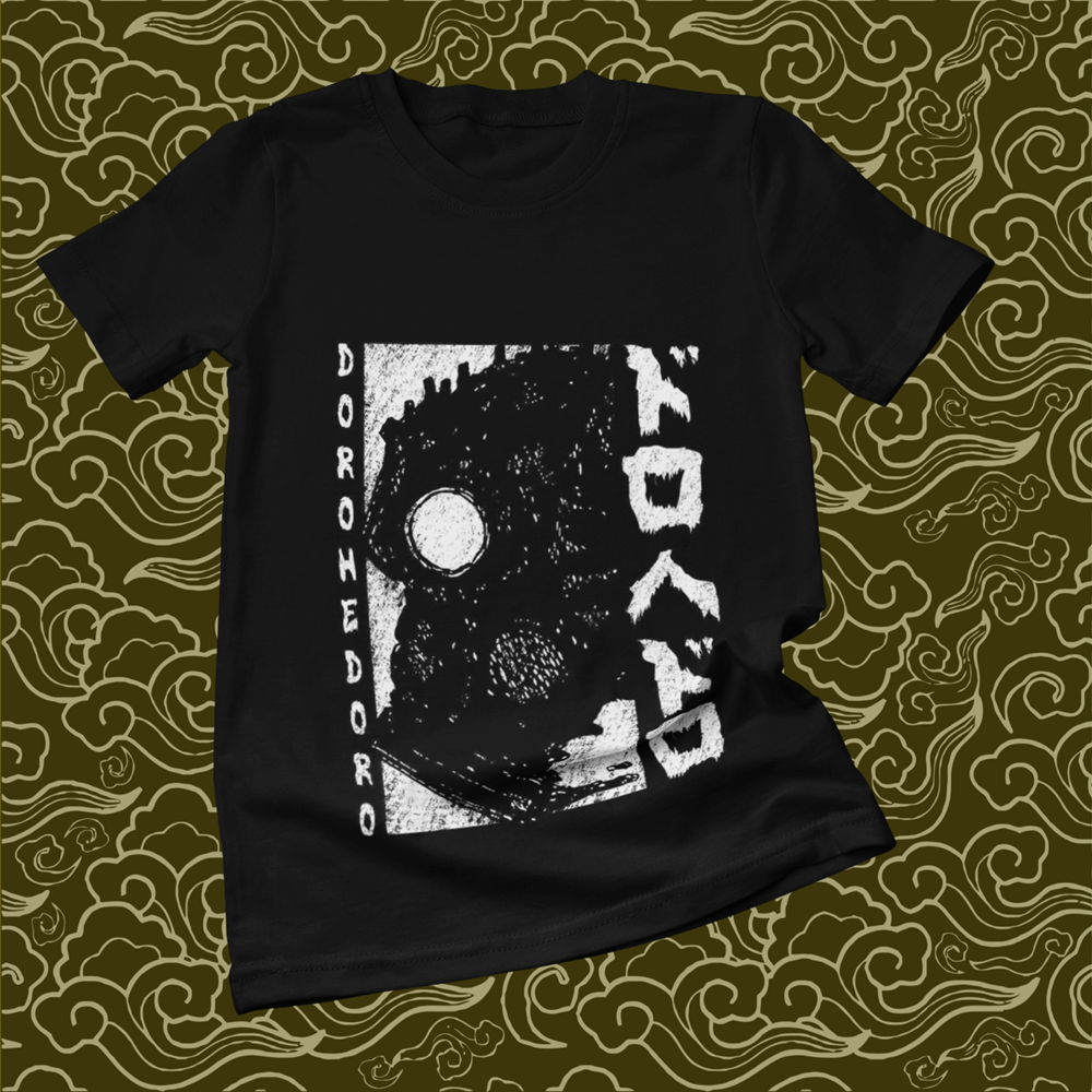 Polera negra Dorohedoro con diseño de Kaiman