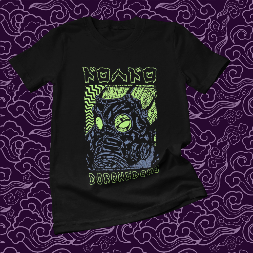 Polera negra Dorohedoro con diseño de Kaiman