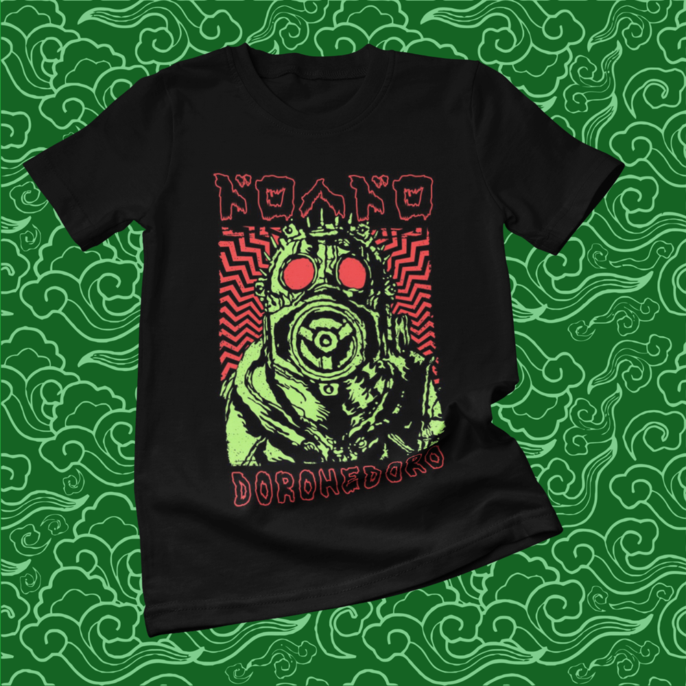 Polera negra Dorohedoro con diseño de Kaiman