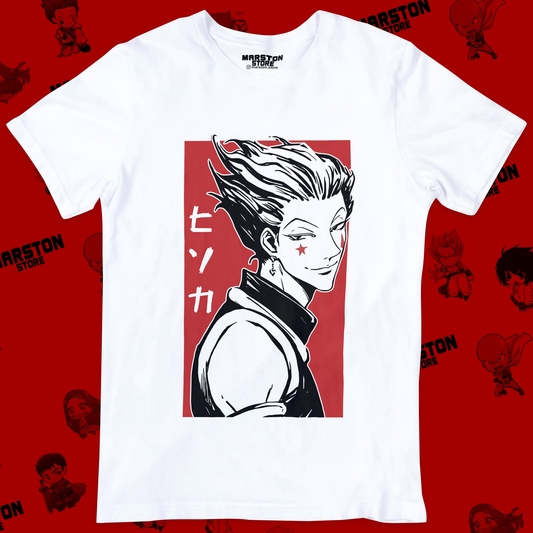 Polera blanca Hunter x Hunter con diseño de Hisoka Morow