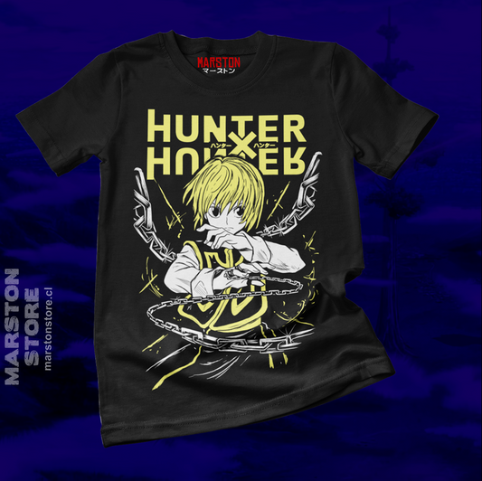 Polera negra Hunter x Hunter con diseño de Kurapika