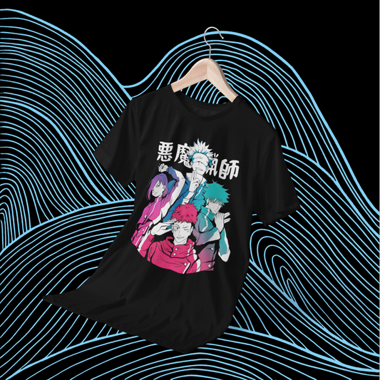Polera negra con diseño de Jujutsu Kaisen
