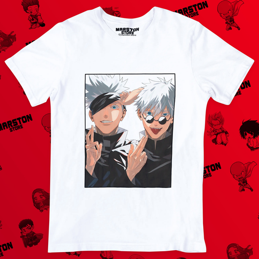 Polera blanca Jujutsu Kaisen con diseño de Satoru Gojo