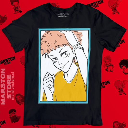 Polera negra Jujutsu Kaisen con diseño de Yuji Itadori