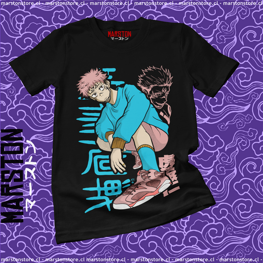Polera negra Jujutsu Kaisen con diseño de Yuji Itadori