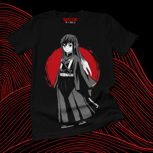 Polera negra Kimetsu no Yaiba Demon Slayer con diseño de Muichiro Tokito