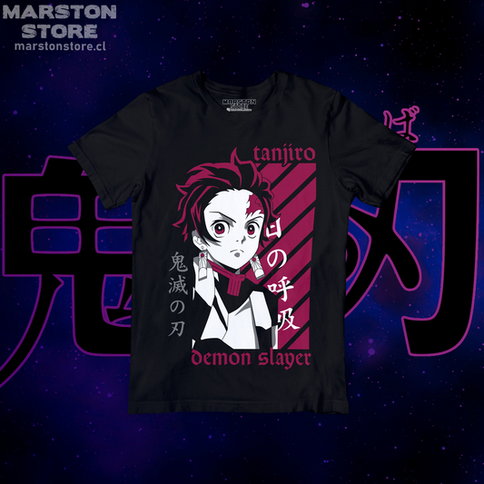 Polera negra con diseño de Kimetsu no Yaiba Demon Slayer