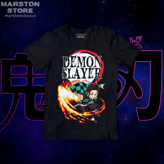 Polera negra con diseño de Kimetsu no Yaiba Demon Slayer