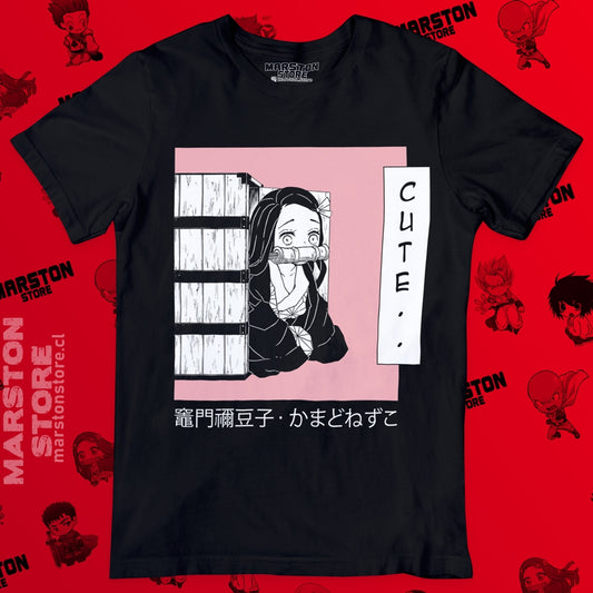 Polera negra Kimetsu no Yaiba Demon Slayer con diseño de Nezuko Kamado