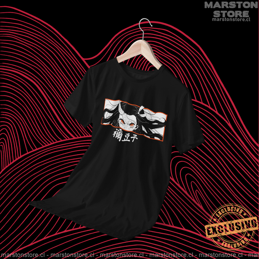 Polera negra Kimetsu no Yaiba Demon Slayer con diseño de Nezuko Kamado