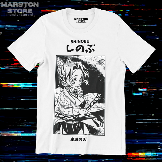 Polera blanca Kimetsu no Yaiba Demon Slayer con diseño de Shinobu Kocho