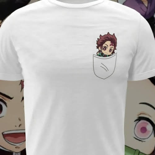 Polera blanca Kimetsu no Yaiba Demon Slayer con diseño de Tanjiro Kamado en bolsillo
