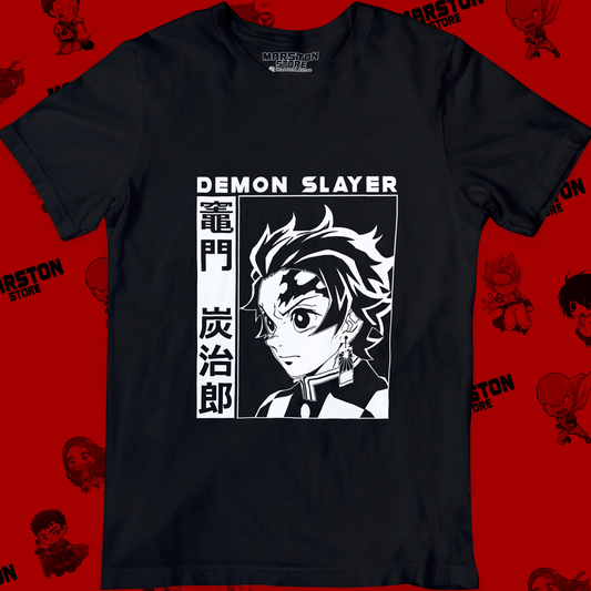 Polera negra Kimetsu no Yaiba Demon Slayer con diseño de Tanjiro Kamado