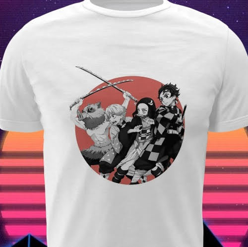 Polera blanca Kimetsu no Yaiba Demon Slayer con Tanjiro Kamado, Nezuko Kamado, Zenitsu Agatsuma e Inosuke Hashibira