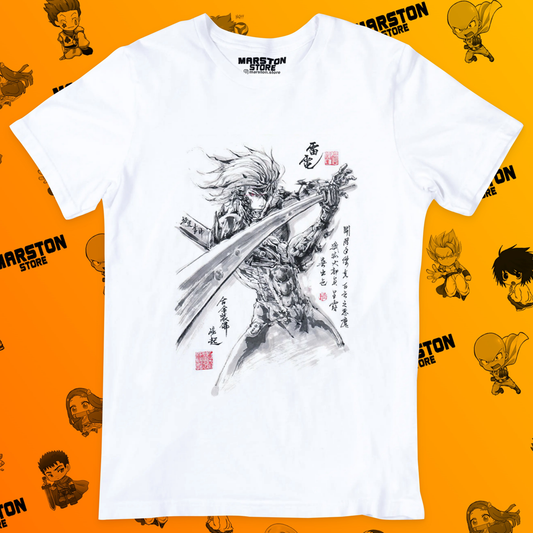 Polera blanca Metal Gear Rising con diseño de Raiden
