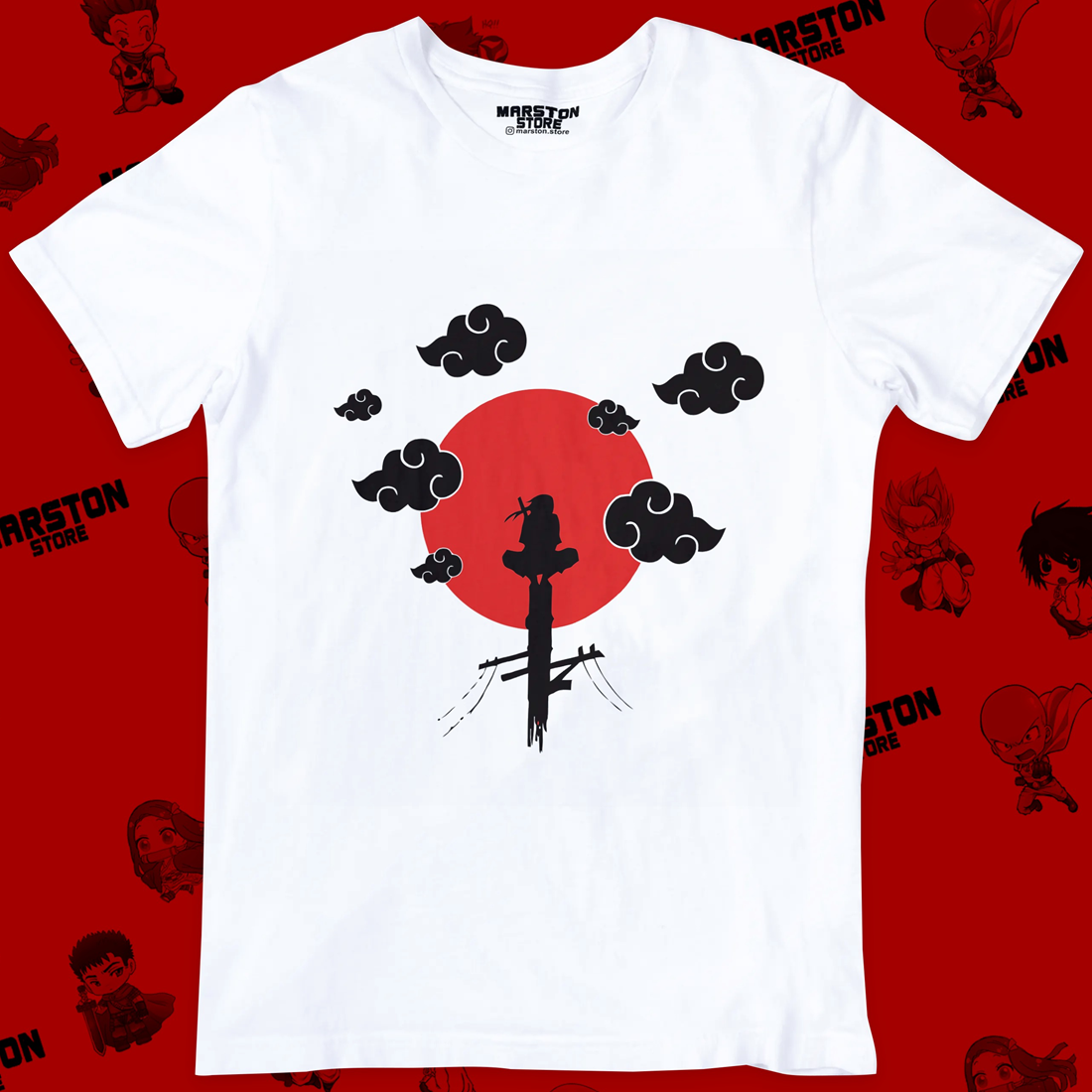 Polera blanca Naruto con diseño de Itachi Uchiha