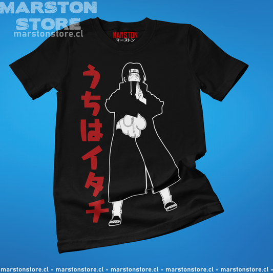 Polera negra Naruto con diseño de Itachi Uchiha