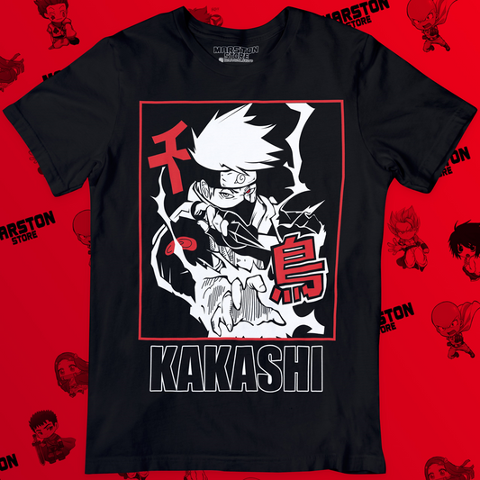 Polera negra Naruto con diseño de Kakashi Hatake