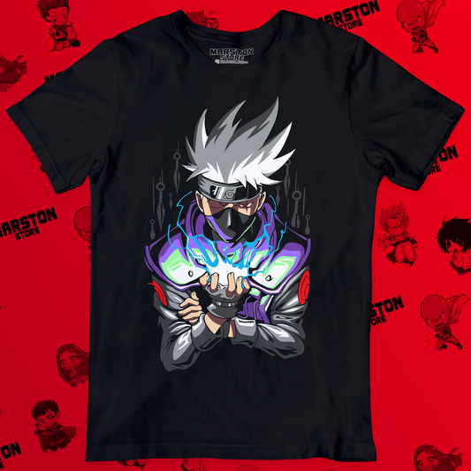 Polera negra Naruto con diseño de Kakashi Hatake