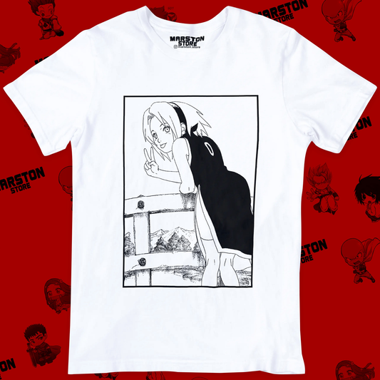 Polera blanca Naruto con diseño de Sakura Haruno