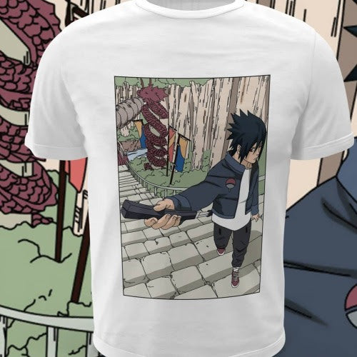 Polera blanca Naruto con diseño de Sasuke Uchiha