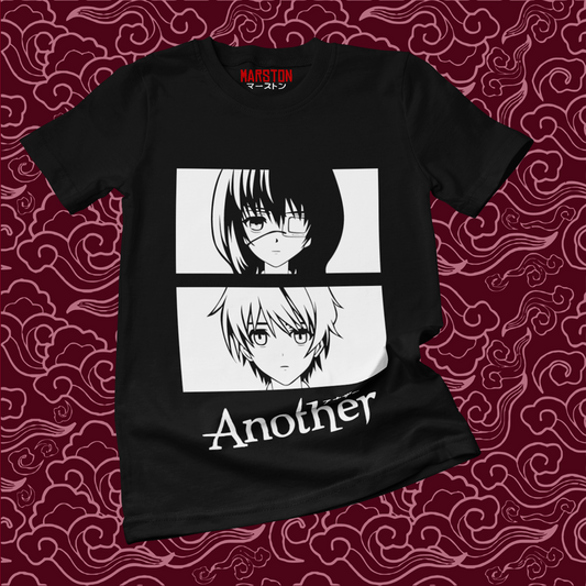 Polera negra de Another