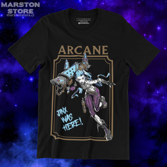 Polera negra de Arcane con Jinx