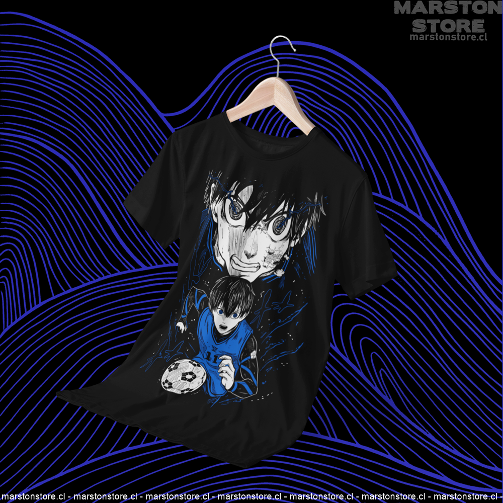 Polera negra de Blue Lock con Yoichi Isagi