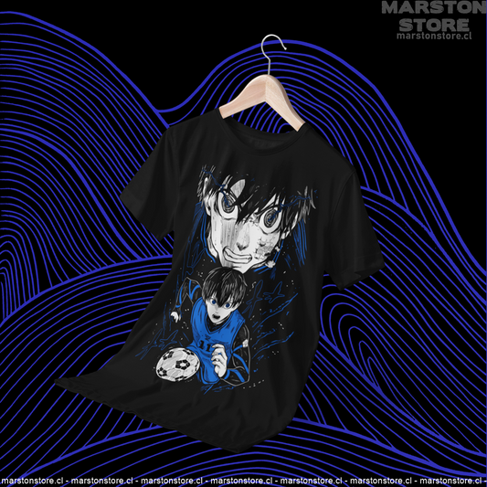 Polera negra de Blue Lock con Yoichi Isagi