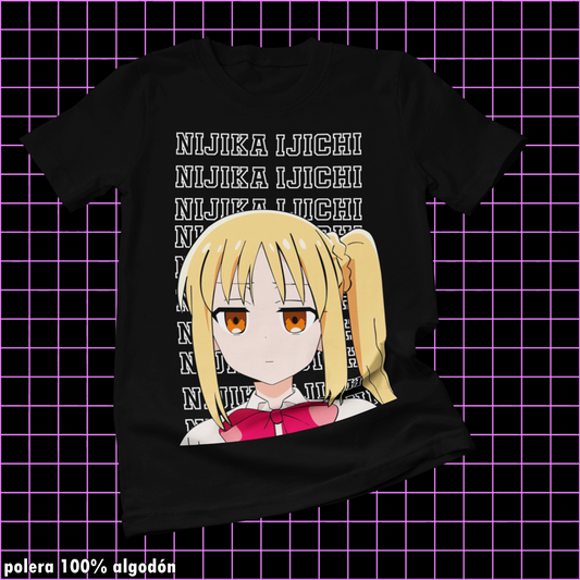 Polera negra de Bocchi the Rock! con Nijika Ijichi