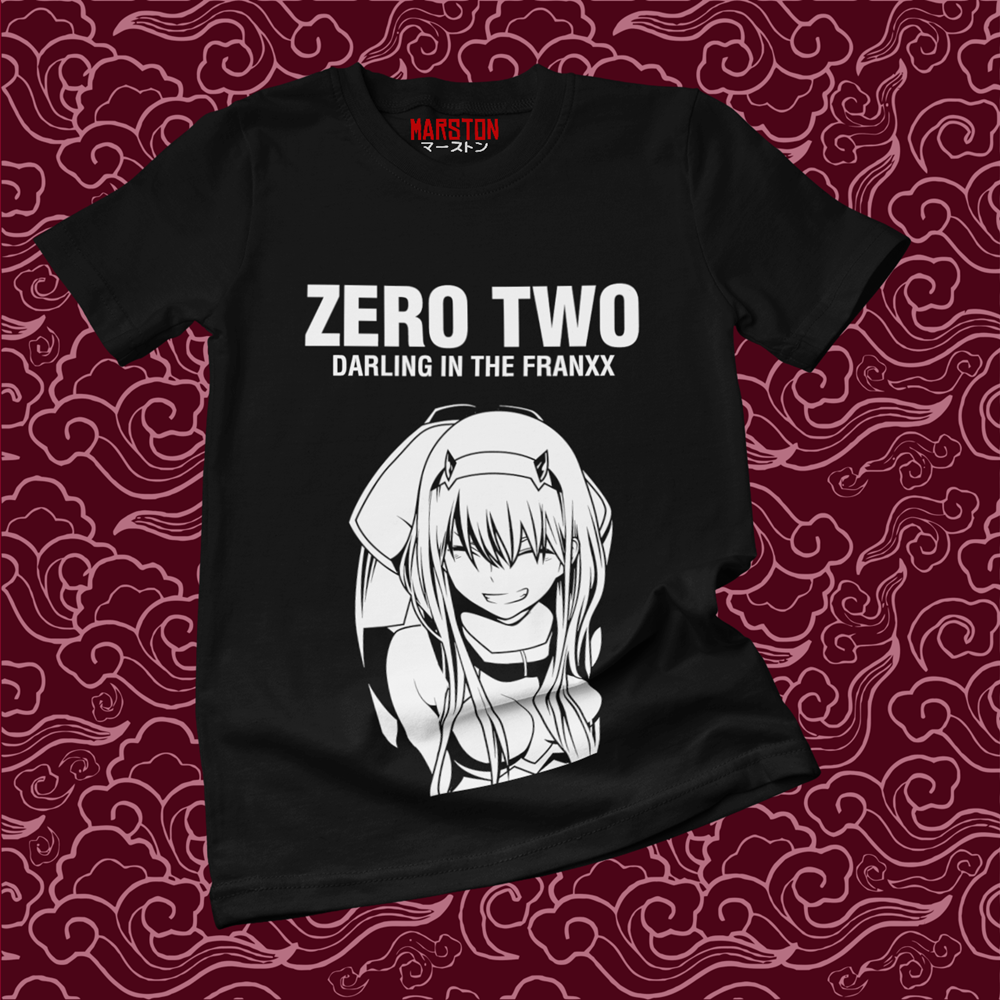 Polera negra de Darling in the Franxx con Zero Two
