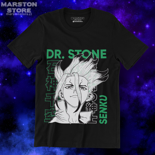 Polera negra de Dr. Stone con Senku Ishigami
