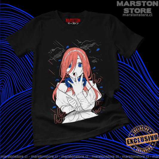 Polera negra de Go-Toubun no Hanayome con Miku Nakano