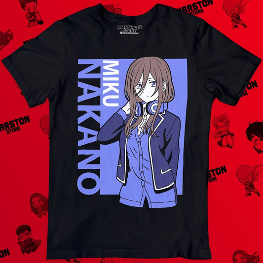 Polera negra de Go-Toubun no Hanayome (The Quintessential Quintuplets) con Miku Nakano