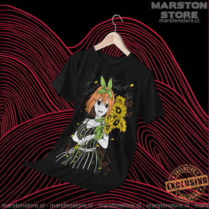 Polera negra de Go-Toubun no Hanayome con Yotsuba Nakano