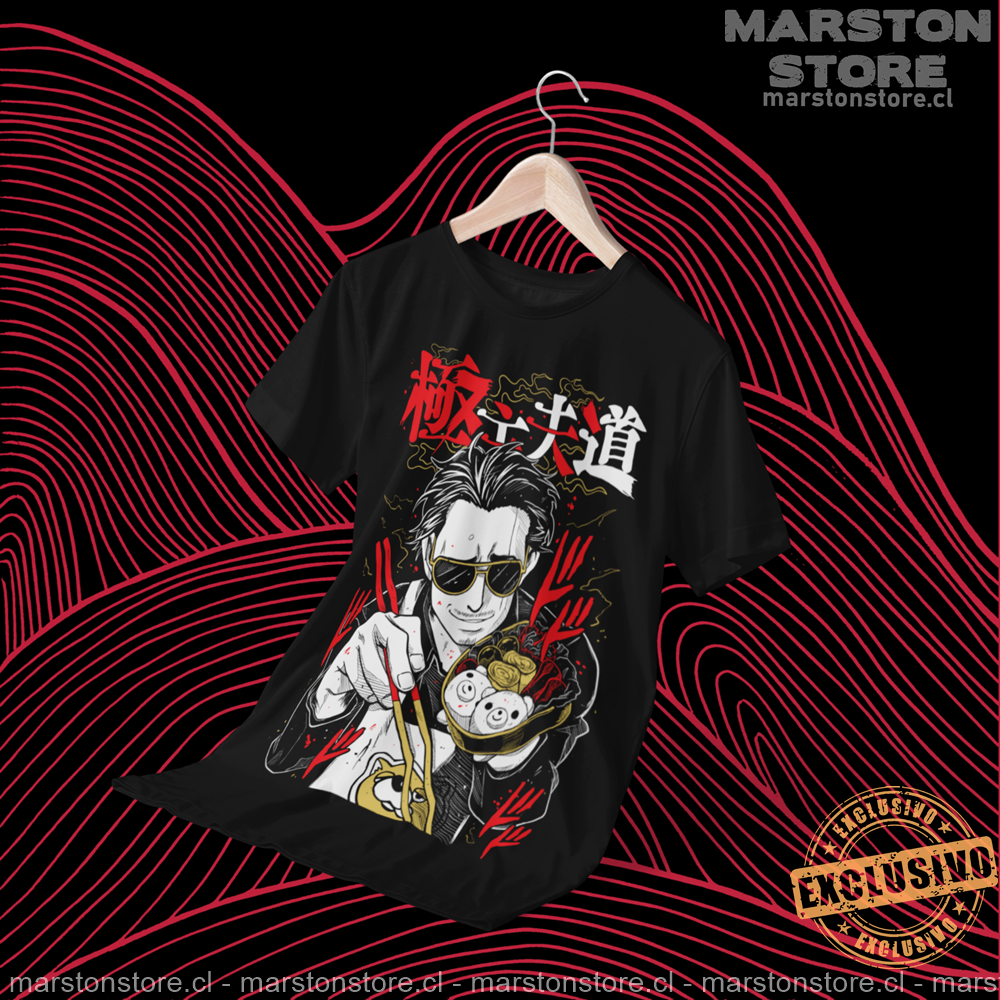 Polera negra de Gokushufudo (The Way of the Househusband) con Tatsu